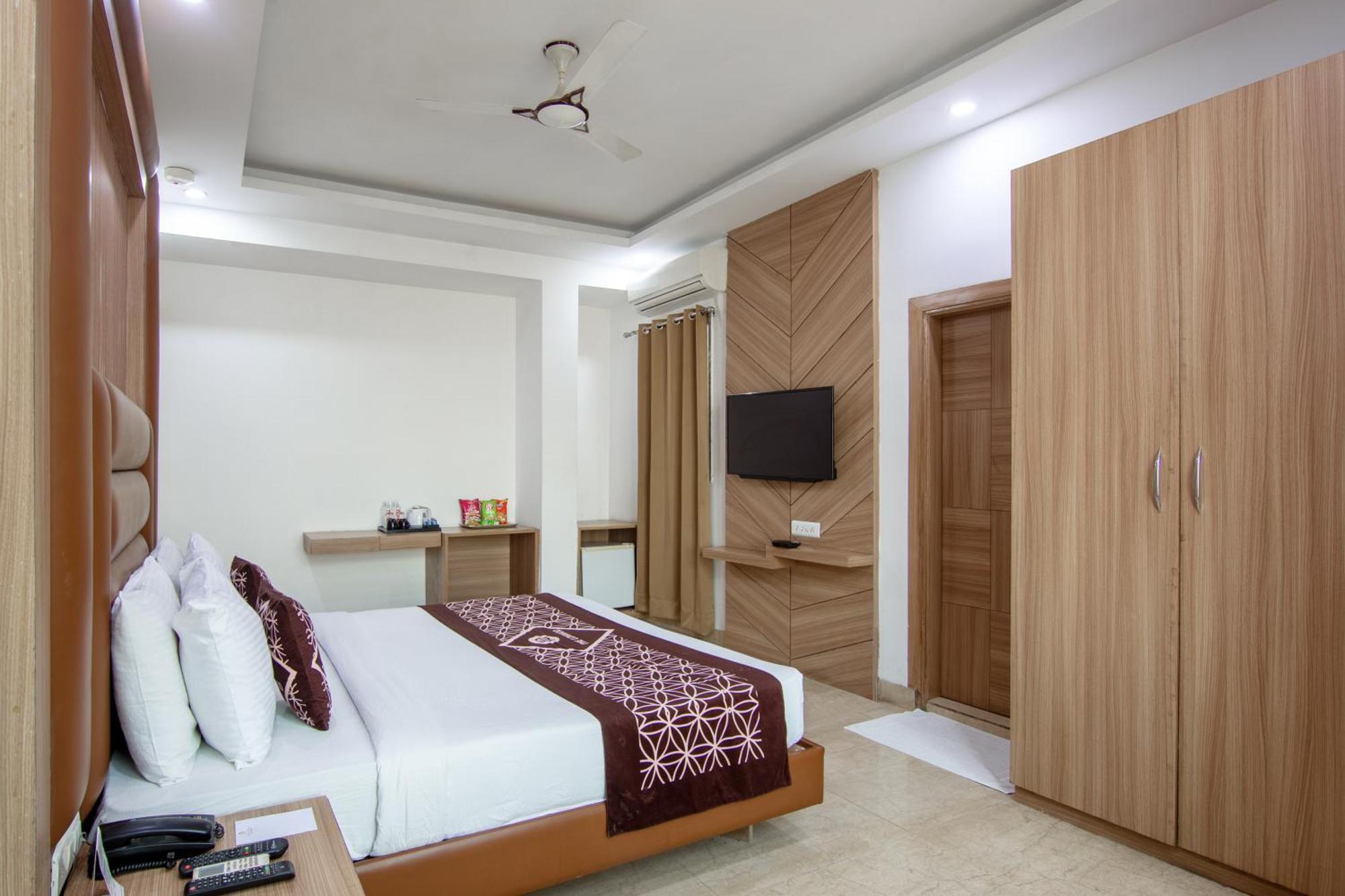 Hotel Lohmod At National Highway 8 - Free Airport Transffer Nova Deli Exterior foto