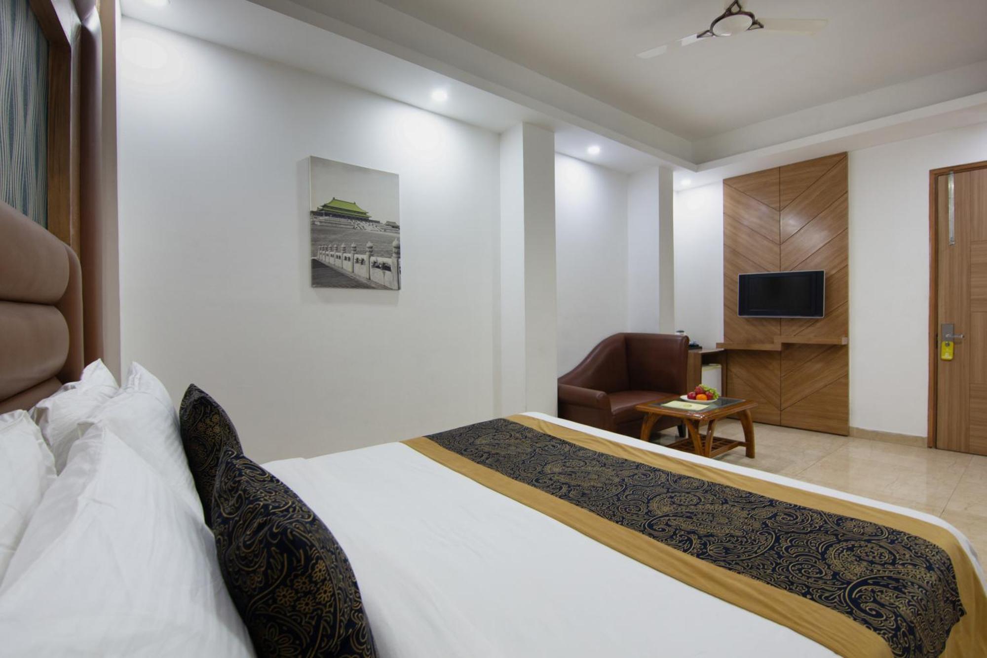 Hotel Lohmod At National Highway 8 - Free Airport Transffer Nova Deli Exterior foto